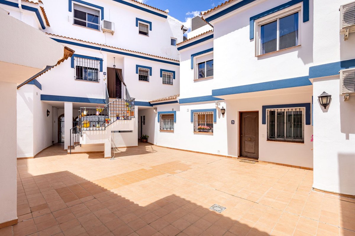 5 Bed Townhouse in Alhaurín el Grande
