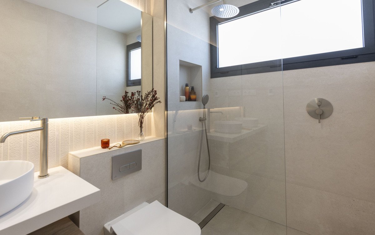 3 Bed New Development in Altaona Golf and Country Club