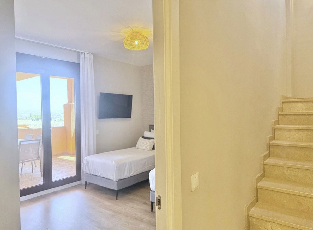 3 Bed Penthouse Duplex in El Paraiso