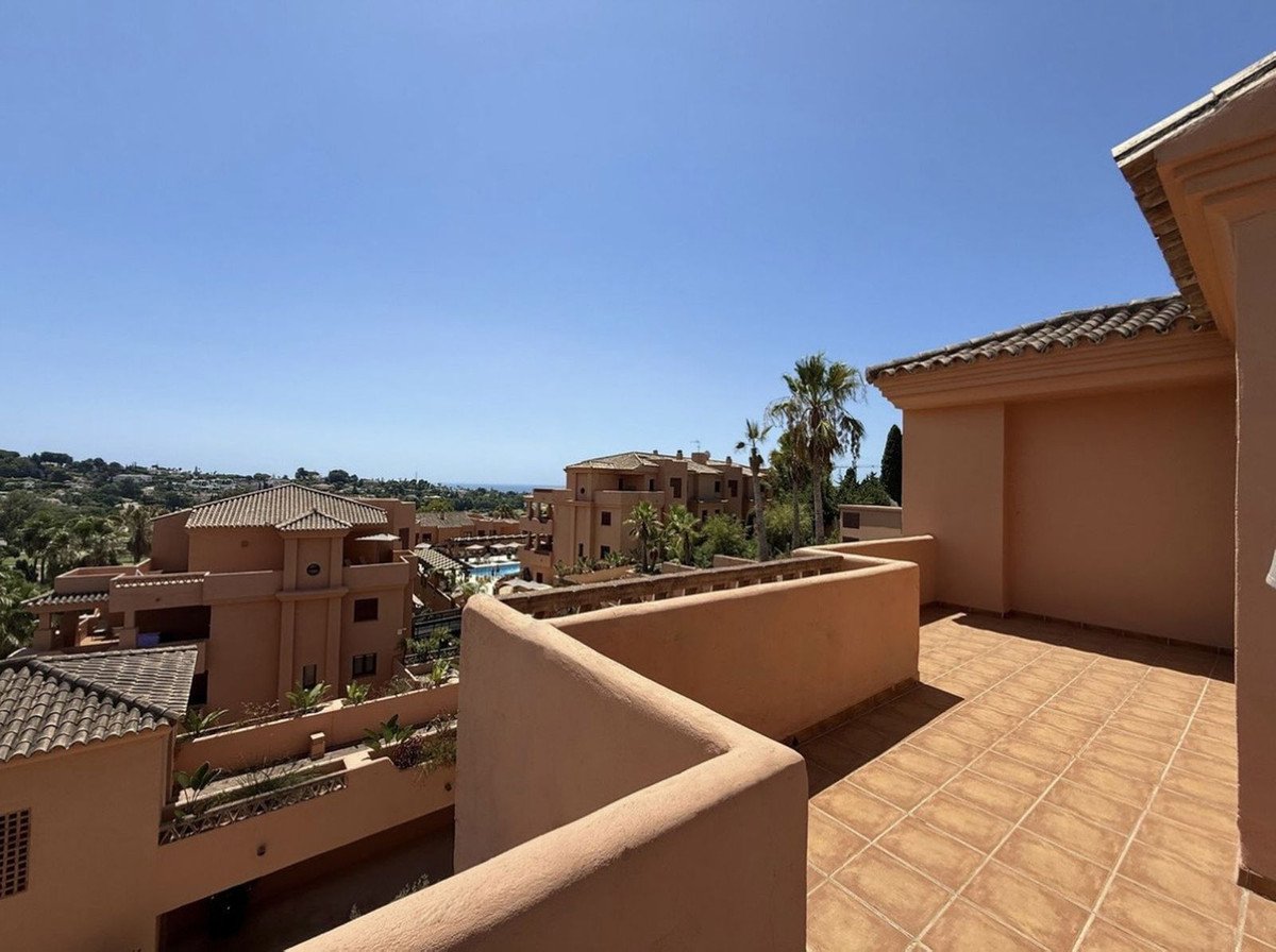 3 Bed Penthouse Duplex in El Paraiso