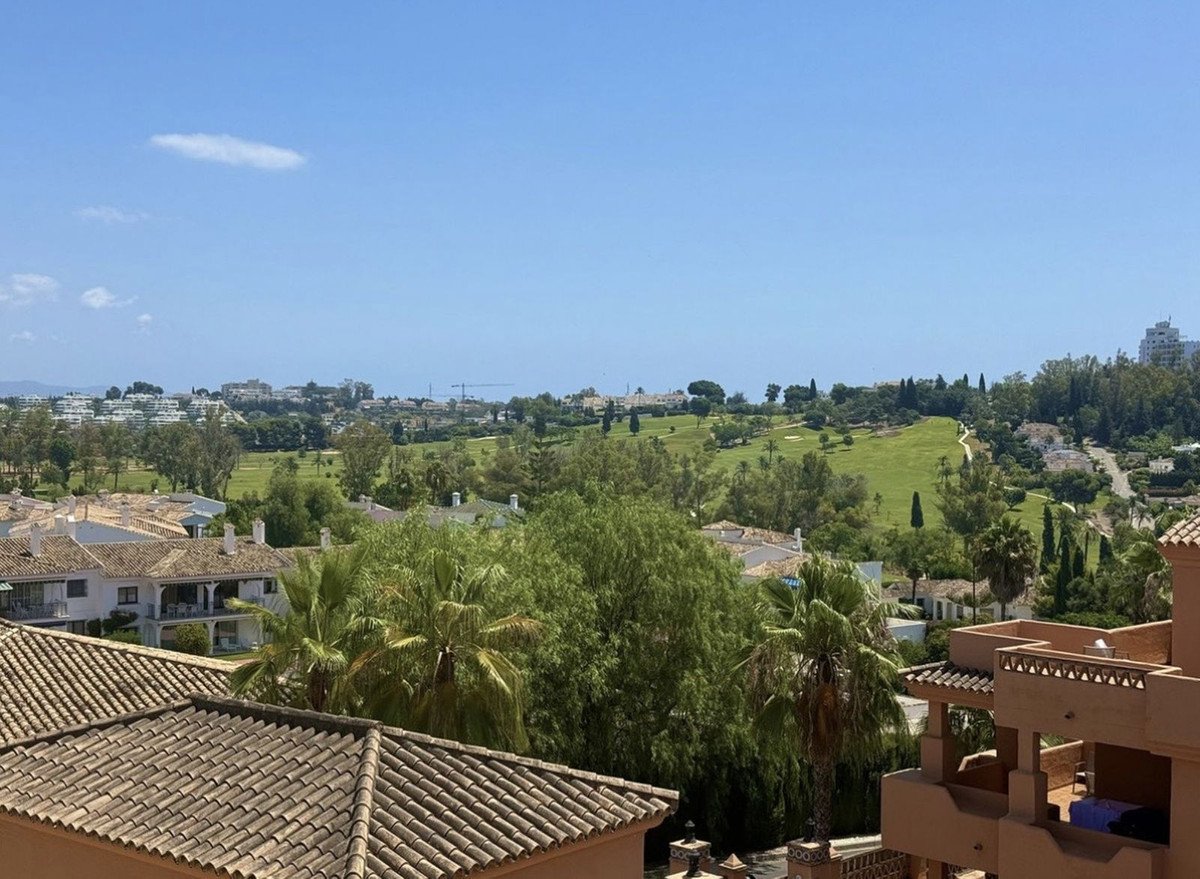 3 Bed Penthouse Duplex in El Paraiso
