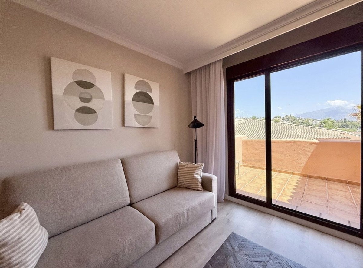3 Bed Penthouse Duplex in El Paraiso