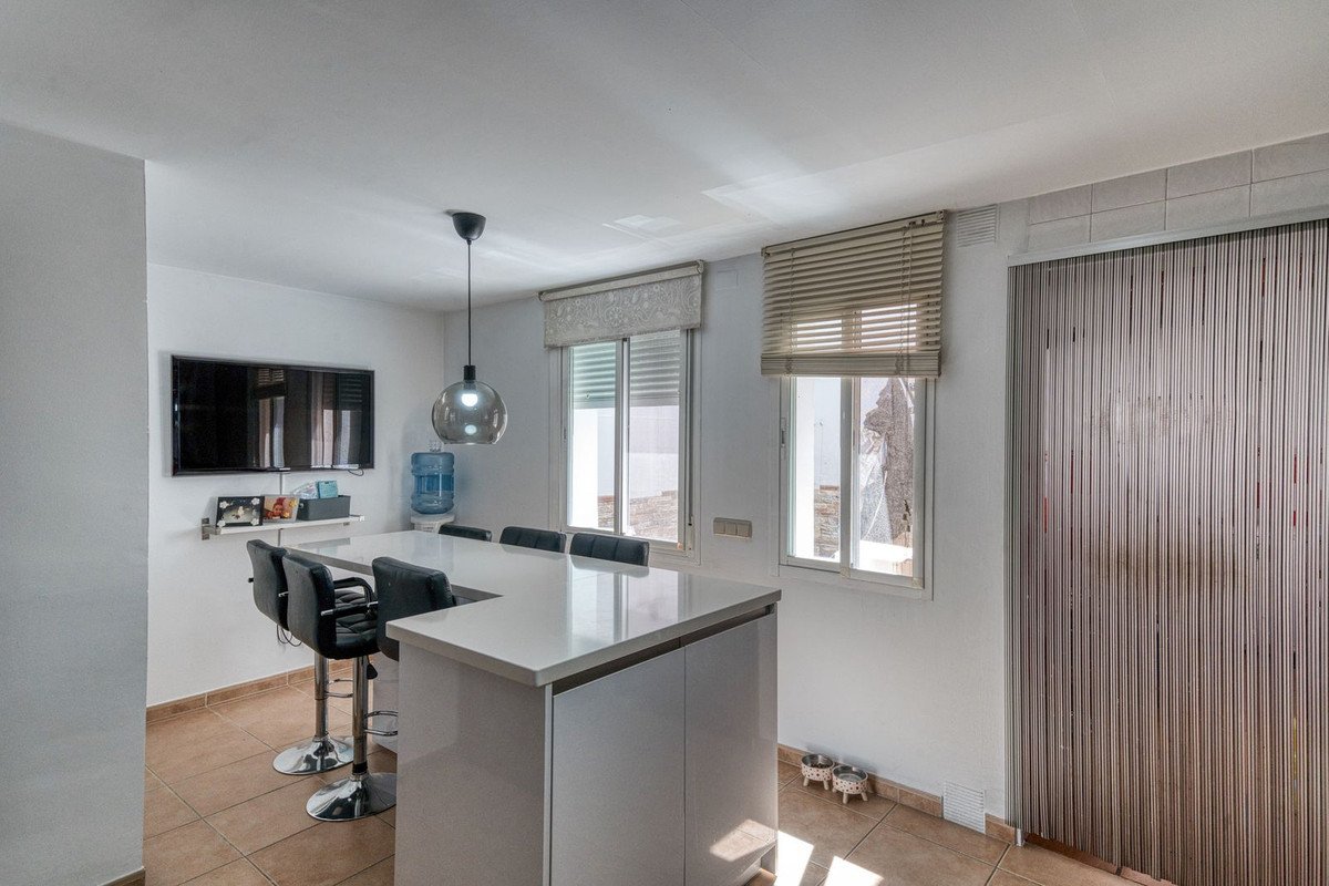 4 Bed Townhouse in Coín