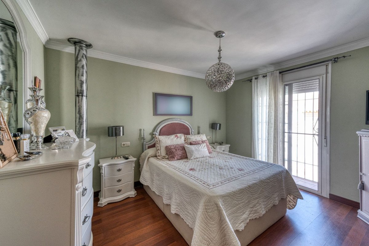 4 Bed Townhouse in Coín