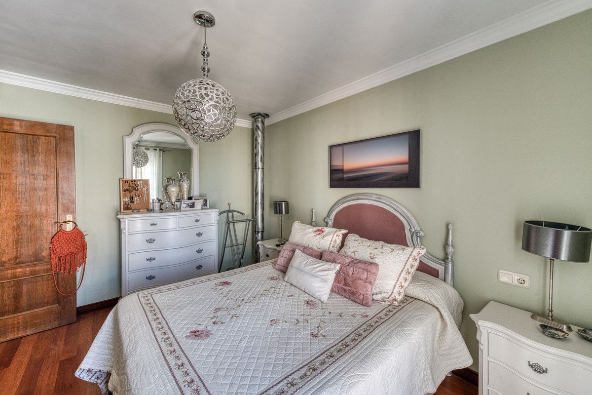 4 Bed Townhouse in Coín