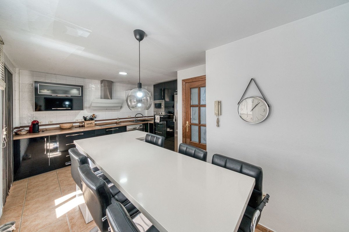4 Bed Townhouse in Coín