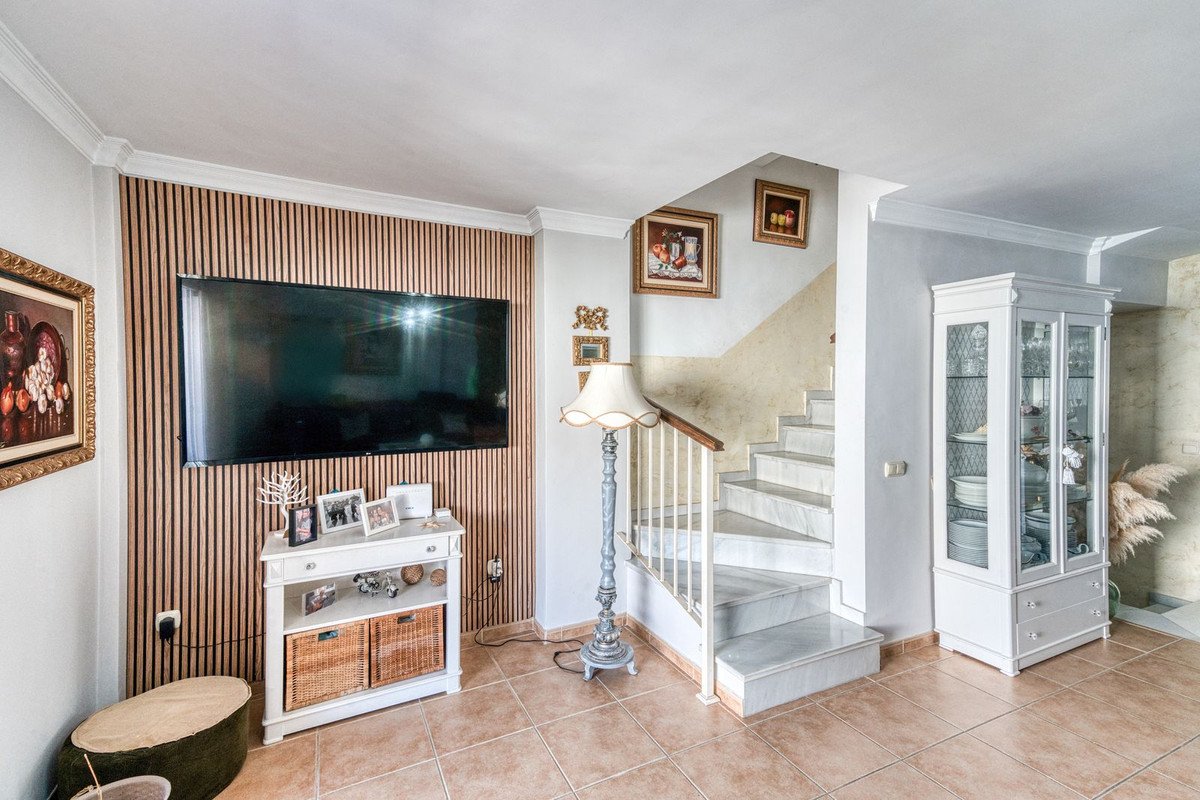 4 Bed Townhouse in Coín