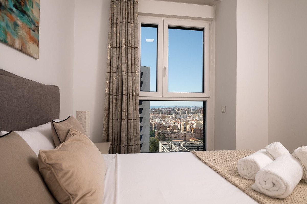 2 Bed Top Floor Apartment in Capuchinos