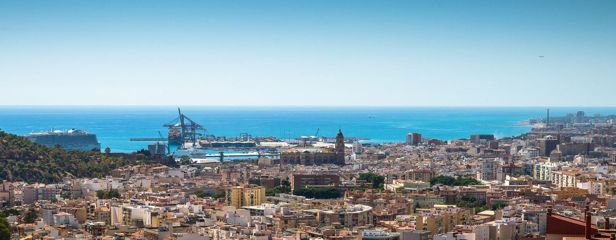 2 Bed Top Floor Apartment in Capuchinos