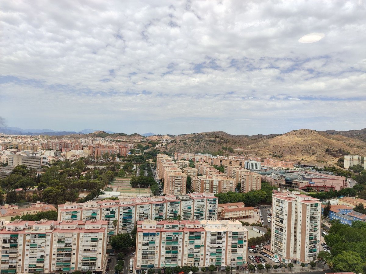 2 Bed Top Floor Apartment in Capuchinos