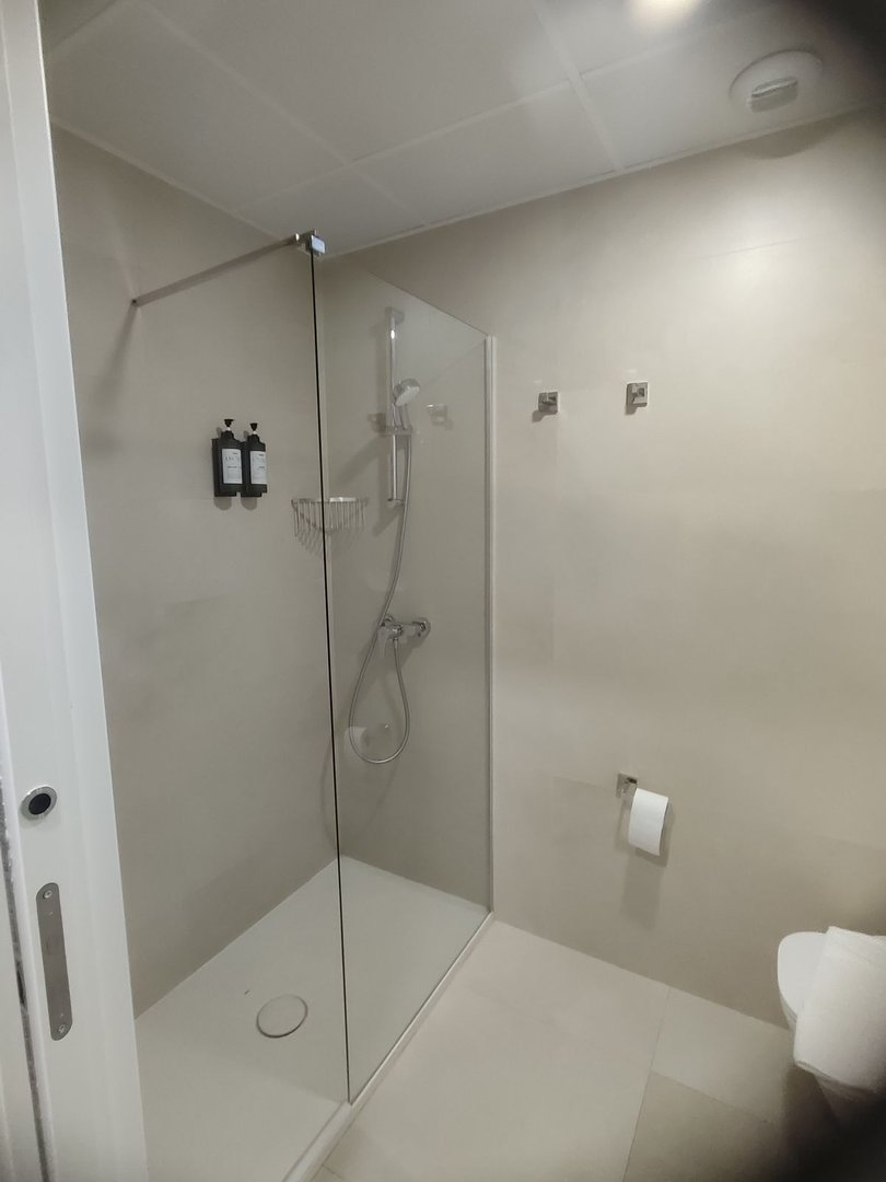 2 Bed Top Floor Apartment in Capuchinos