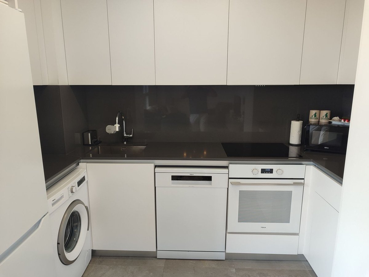 2 Bed Top Floor Apartment in Capuchinos