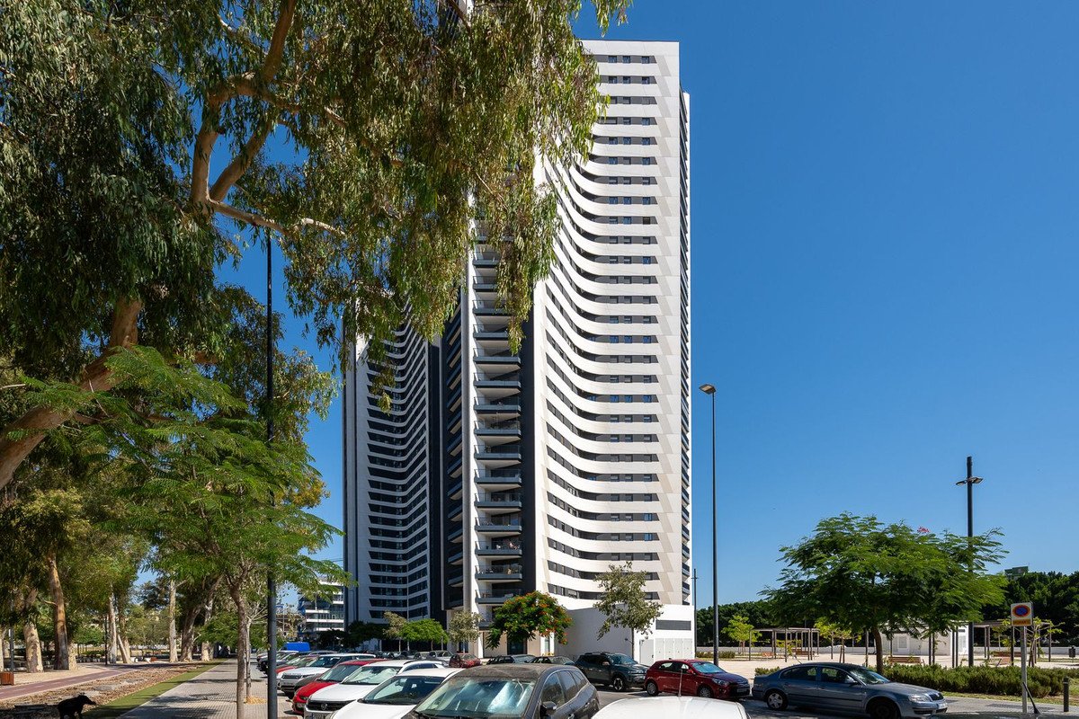 2 Bed Top Floor Apartment in Capuchinos