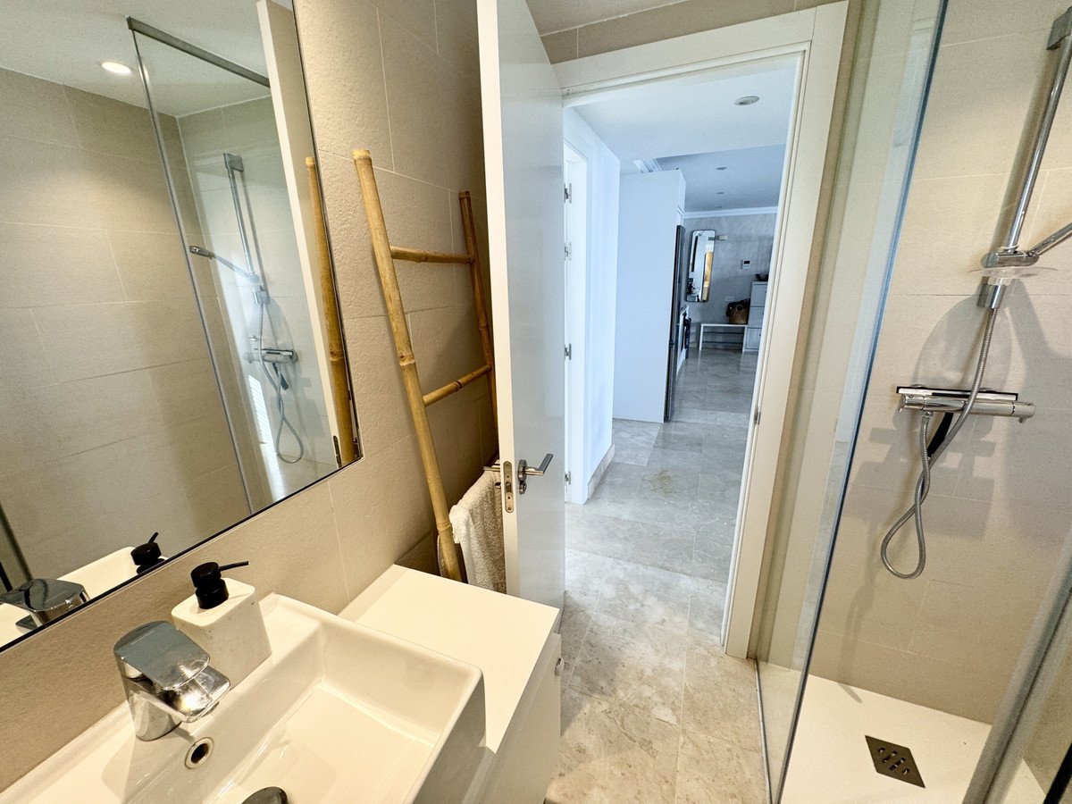 3 Bed Middle Floor Apartment in Benahavís