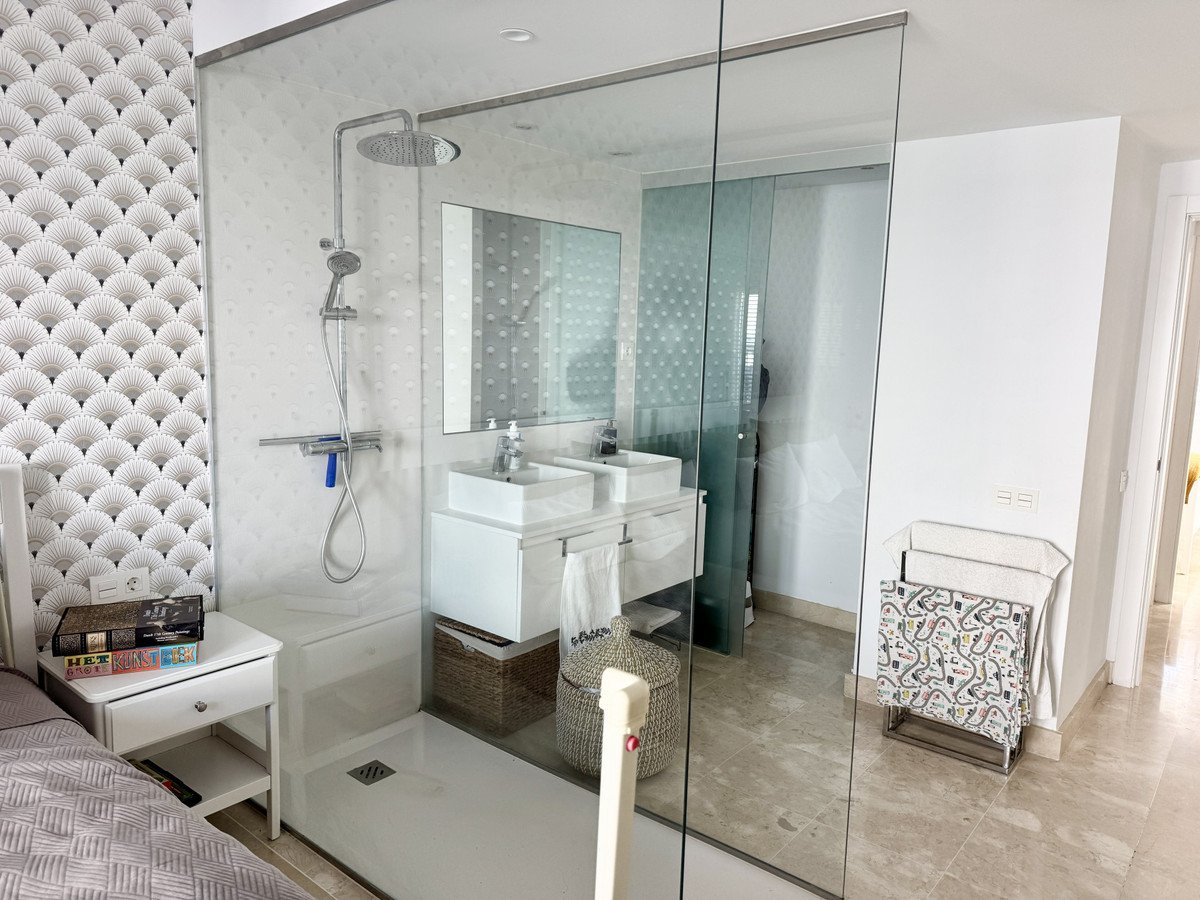 3 Bed Middle Floor Apartment in Benahavís