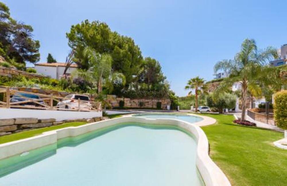 3 Bed Middle Floor Apartment in Benahavís