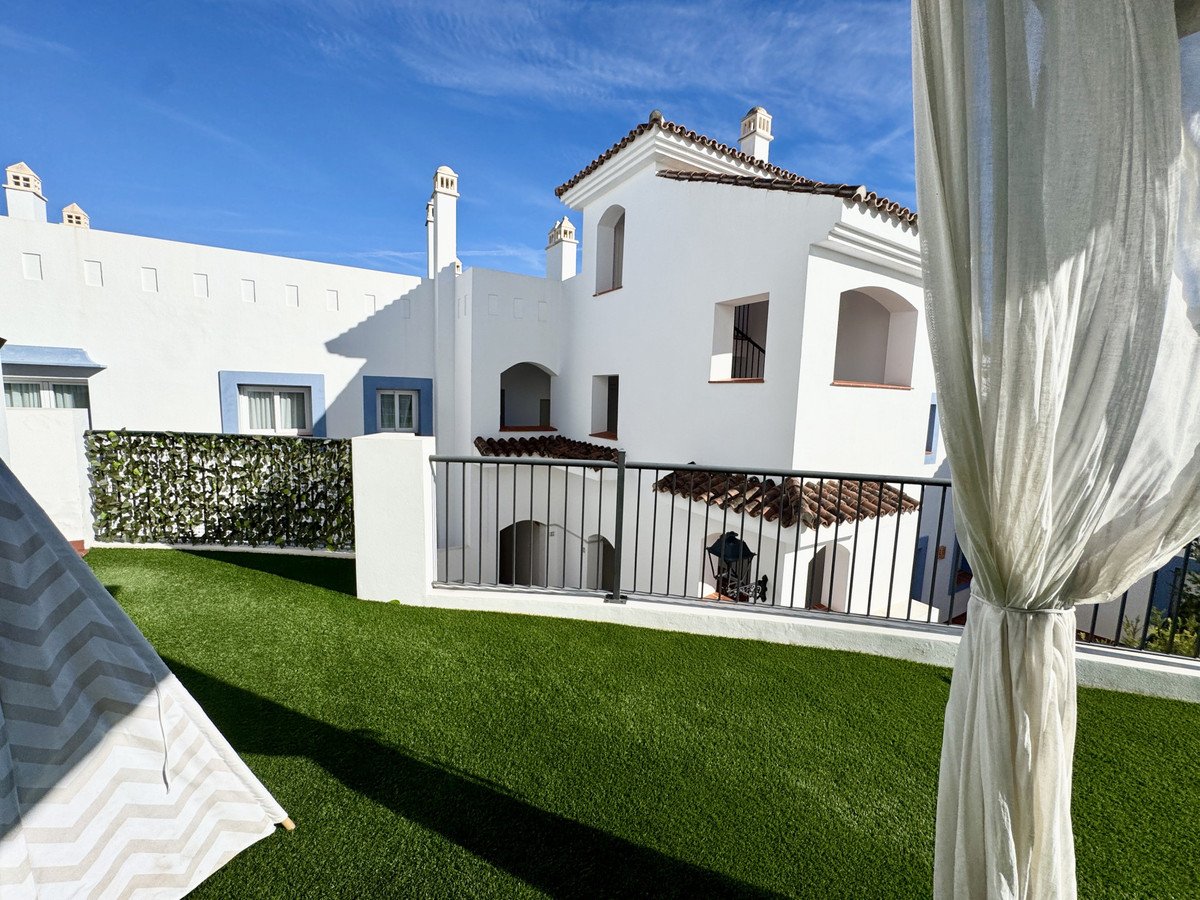 3 Bed Middle Floor Apartment in Benahavís