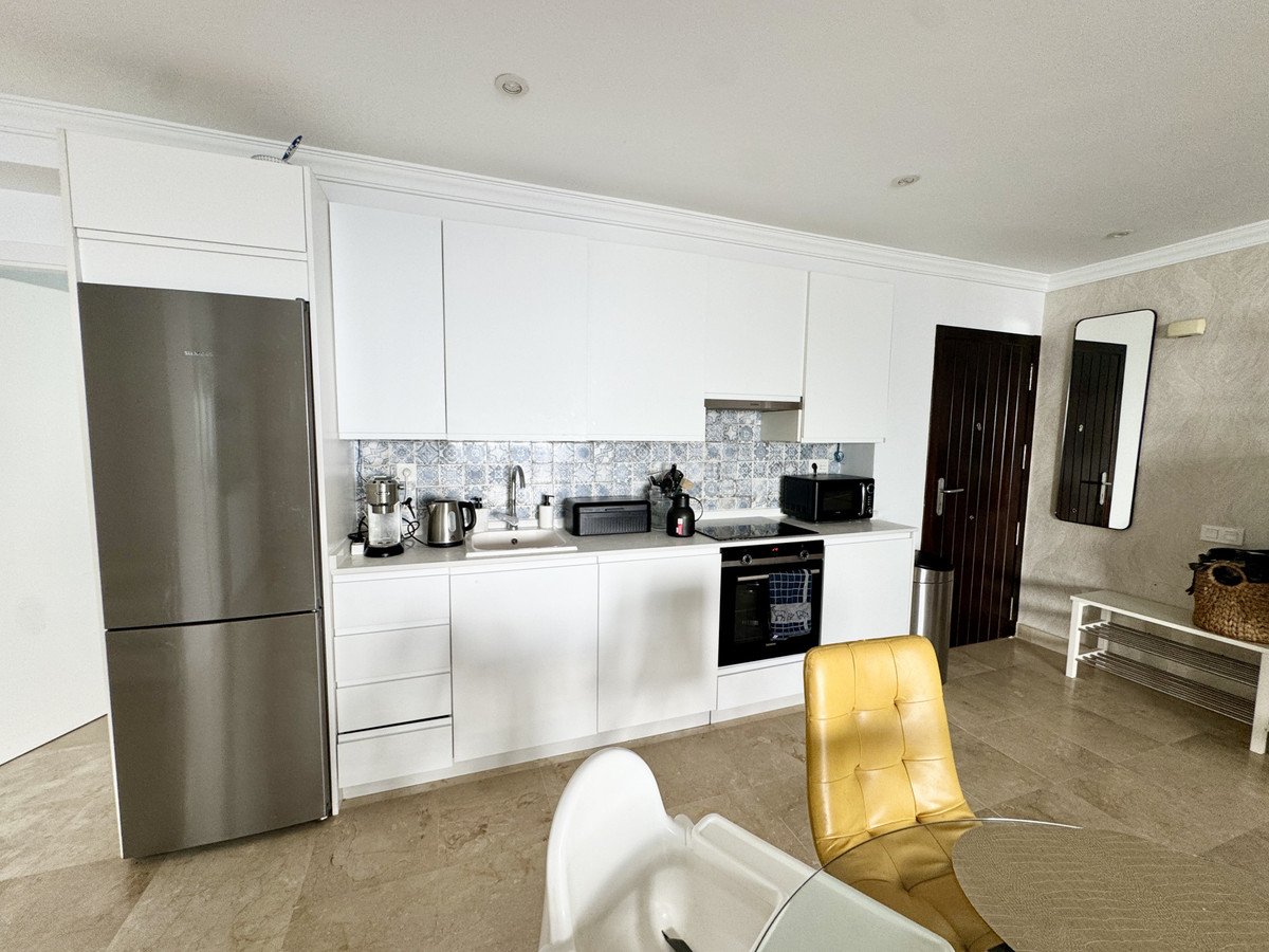 3 Bed Middle Floor Apartment in Benahavís