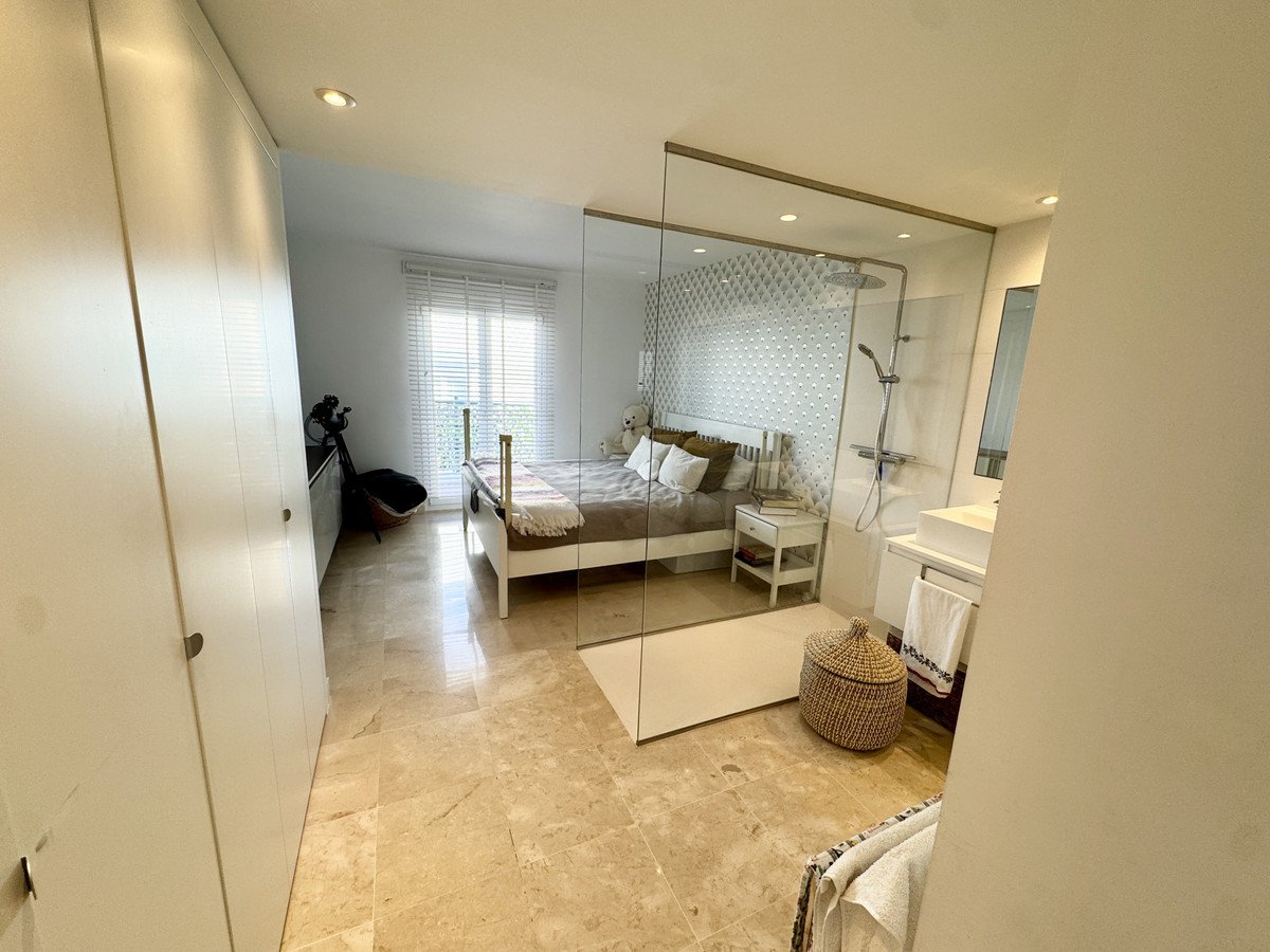 3 Bed Middle Floor Apartment in Benahavís