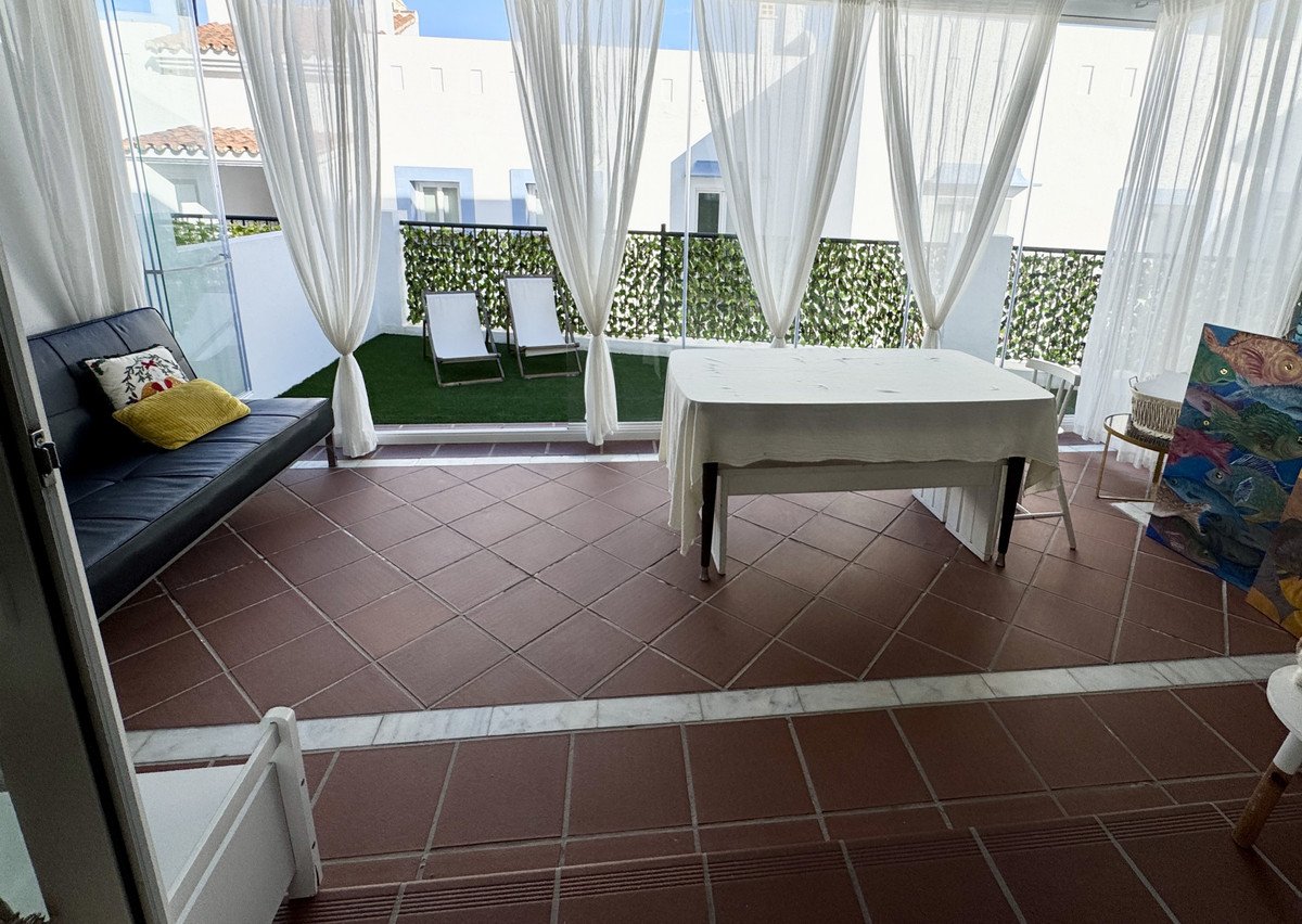 3 Bed Middle Floor Apartment in Benahavís