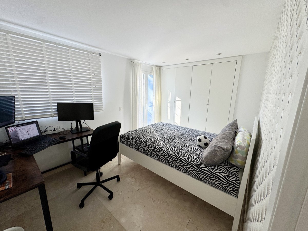 3 Bed Middle Floor Apartment in Benahavís