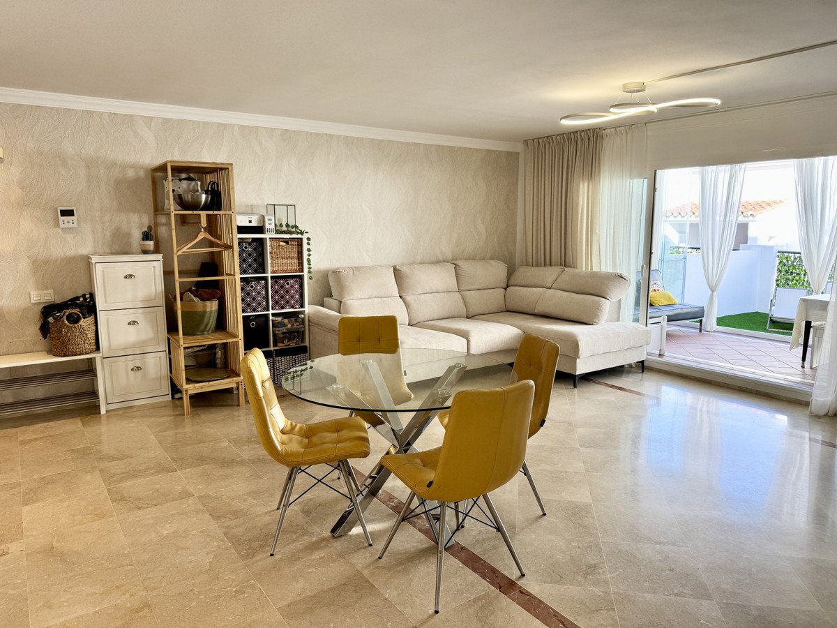 3 Bed Middle Floor Apartment in Benahavís