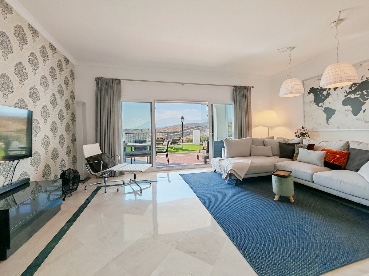 3 Bed Ground Floor Apartment in Benahavís