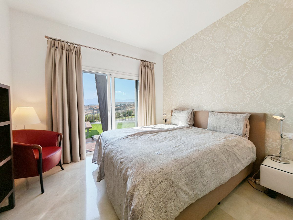 3 Bed Ground Floor Apartment in Benahavís