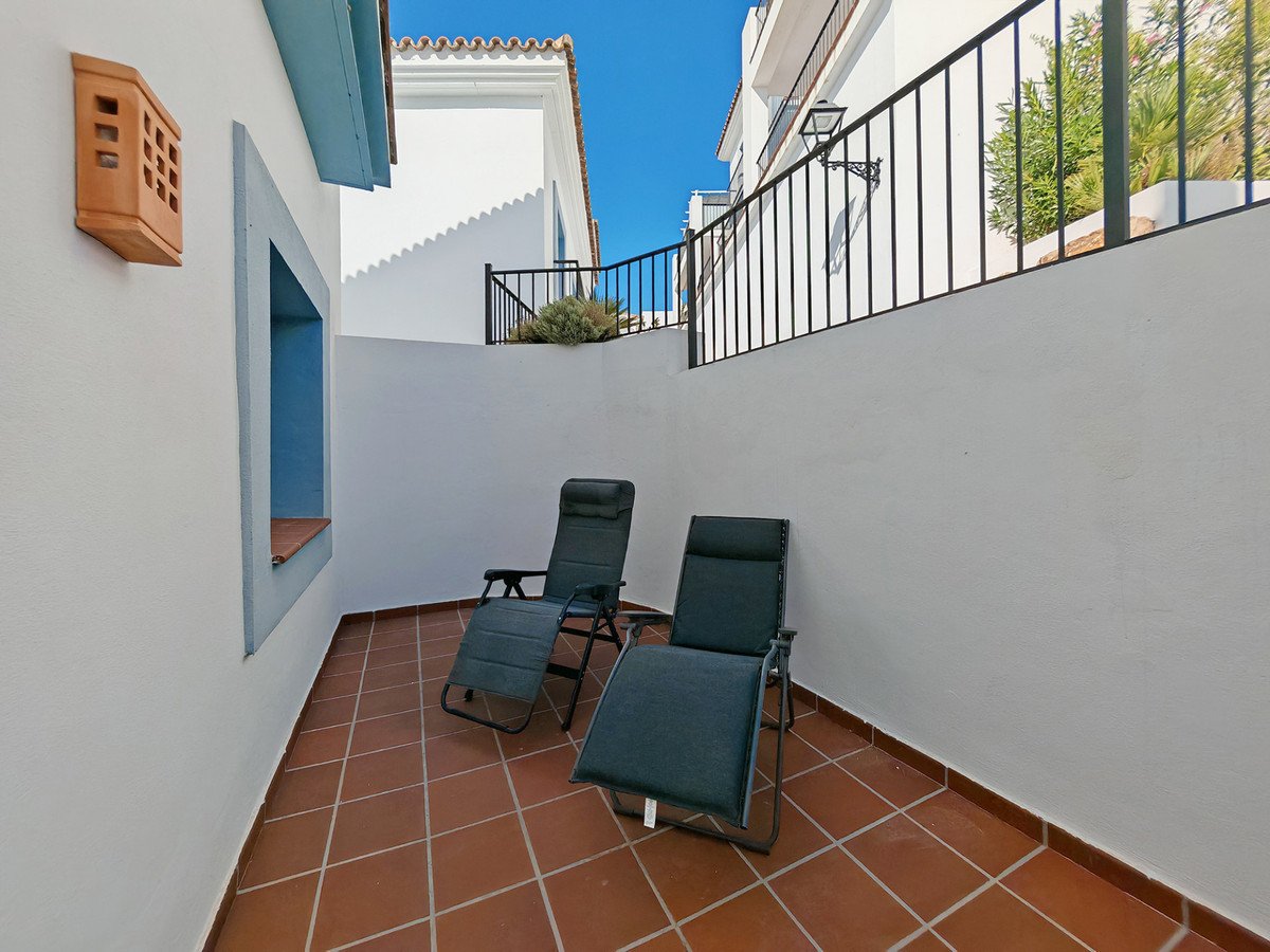 3 Bed Ground Floor Apartment in Benahavís