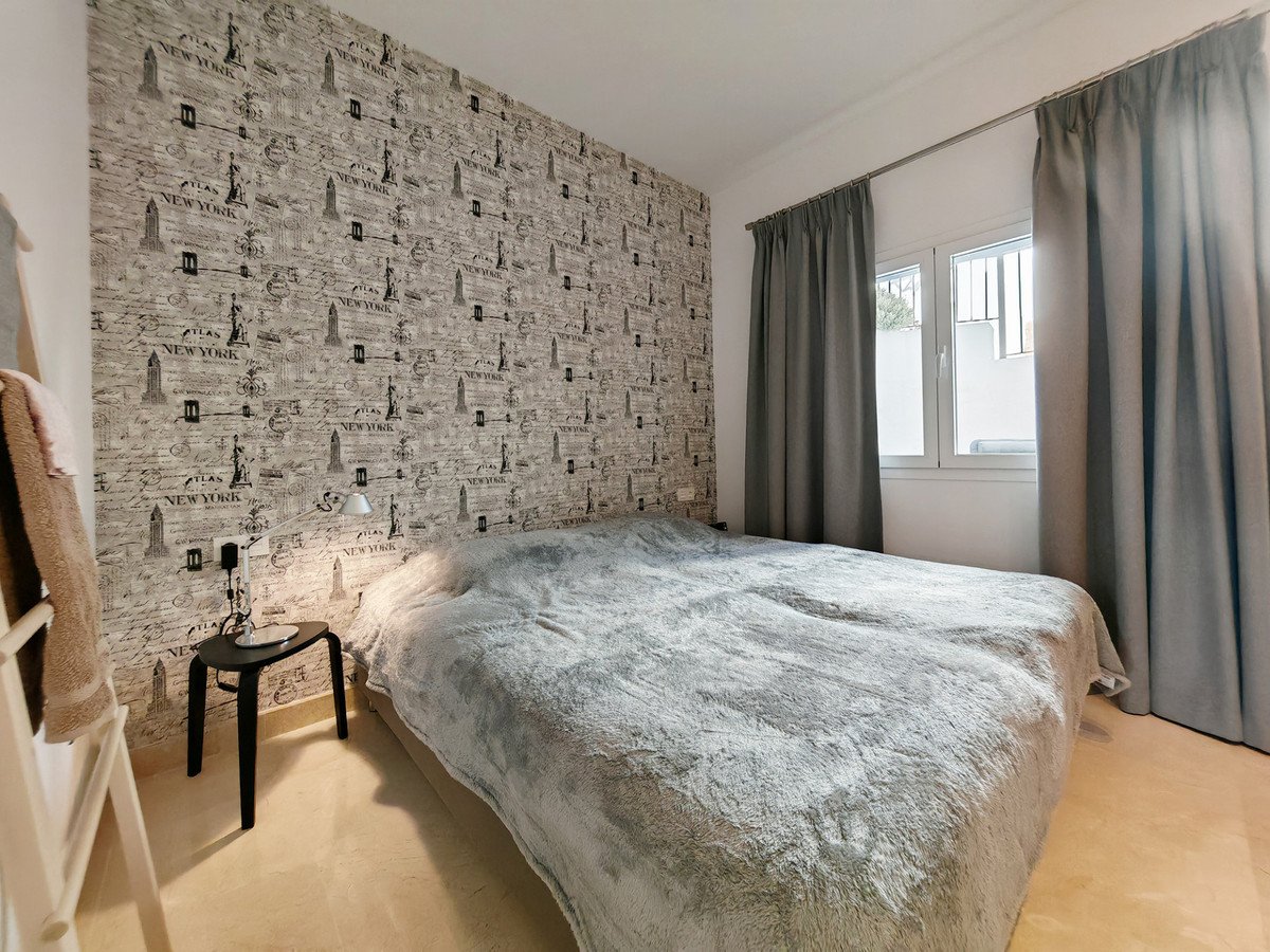 3 Bed Ground Floor Apartment in Benahavís