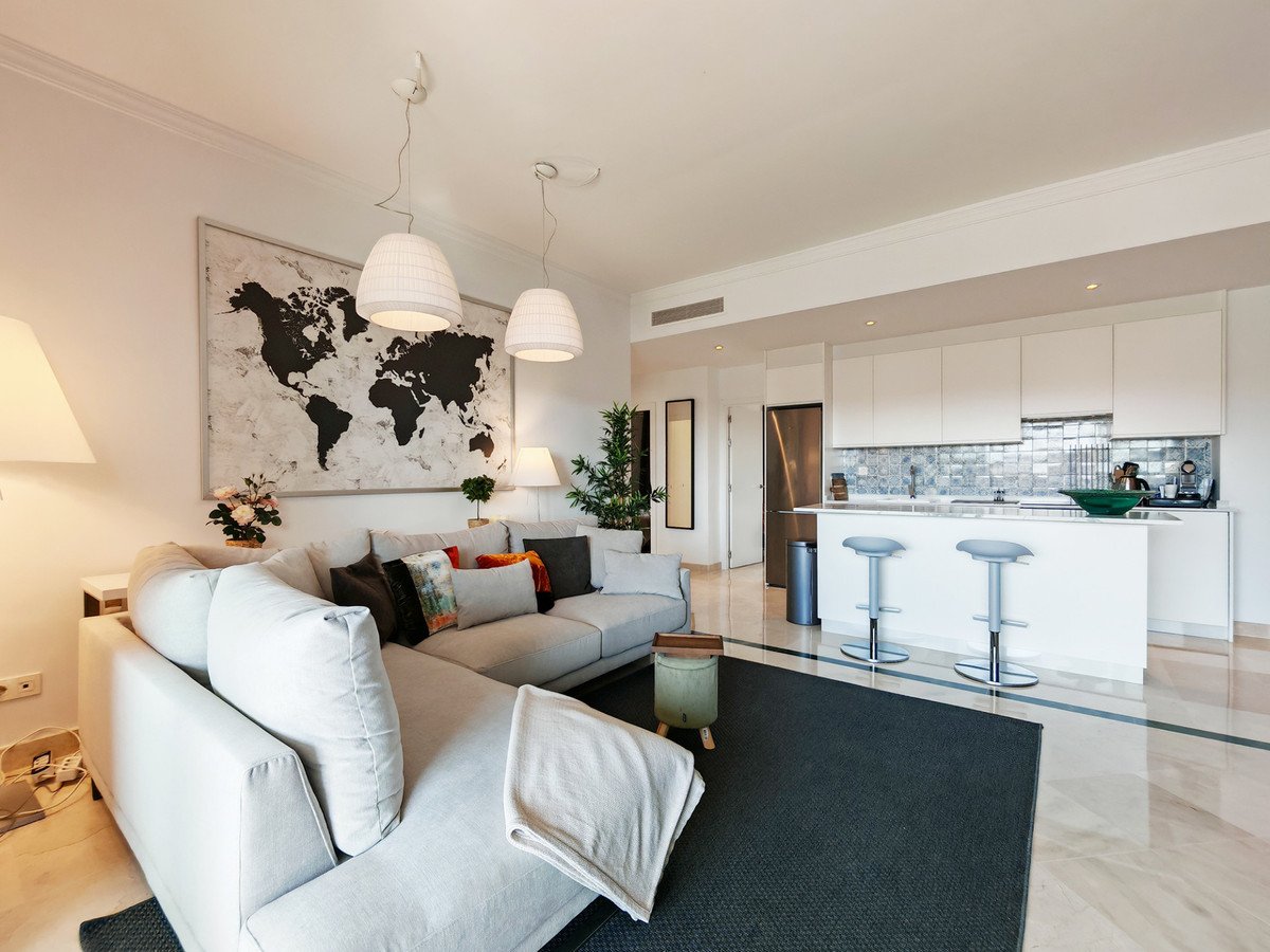 3 Bed Ground Floor Apartment in Benahavís