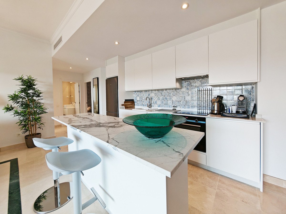 3 Bed Ground Floor Apartment in Benahavís