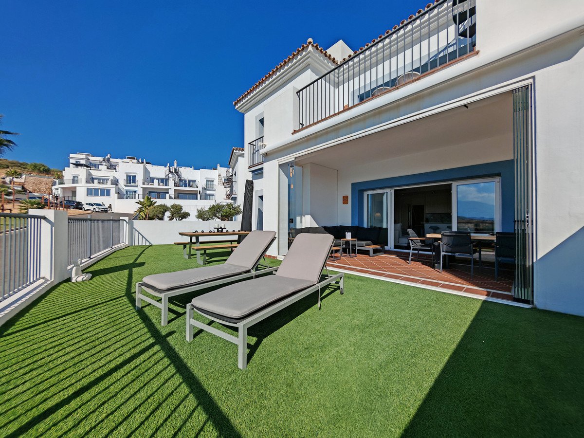 3 Bed Ground Floor Apartment in Benahavís