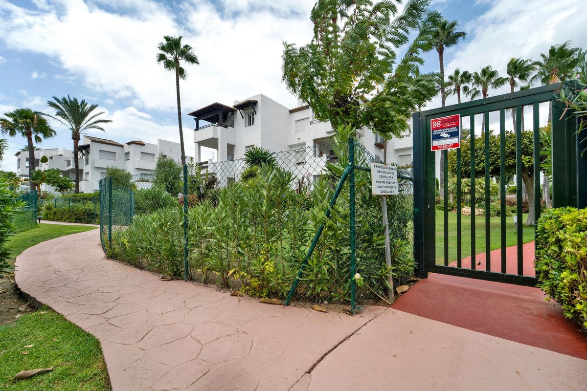 2 Bed Middle Floor Apartment in Cancelada