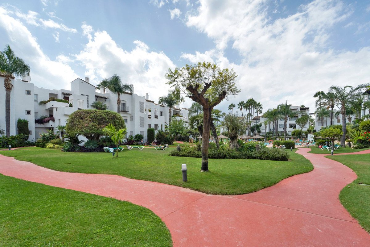 2 Bed Middle Floor Apartment in Cancelada