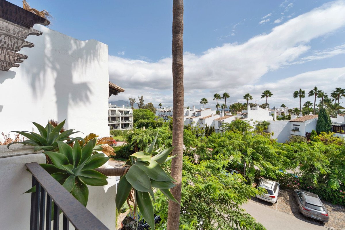 2 Bed Middle Floor Apartment in Cancelada