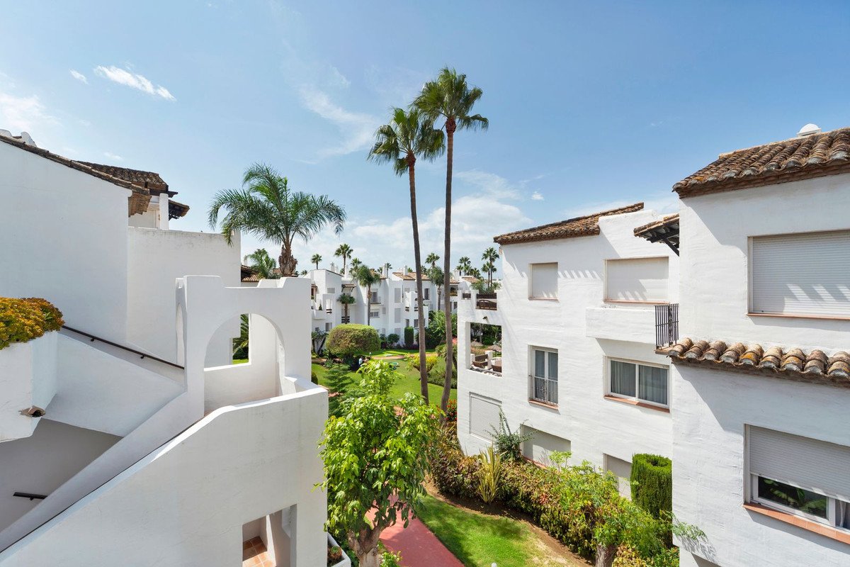 2 Bed Middle Floor Apartment in Cancelada