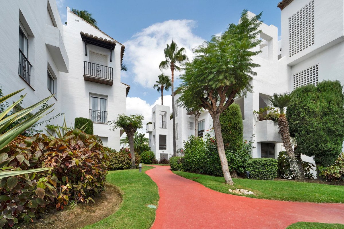 2 Bed Middle Floor Apartment in Cancelada