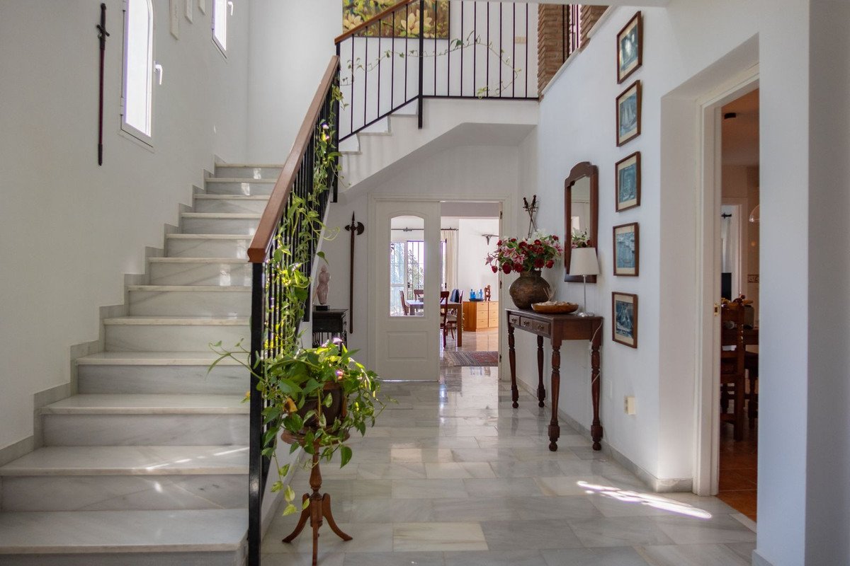 3 Bed Detached Villa in Estepona