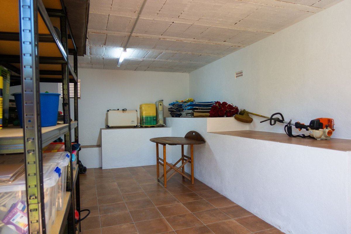 3 Bed Detached Villa in Estepona