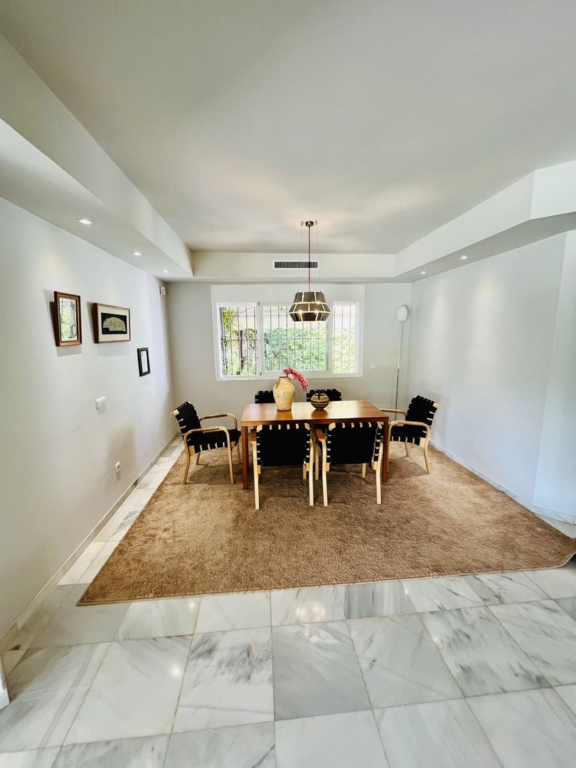 5 Bed Detached Villa in Guadalmina Baja
