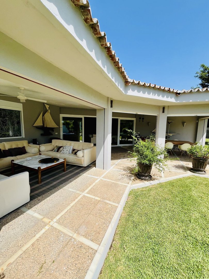 5 Bed Detached Villa in Guadalmina Baja