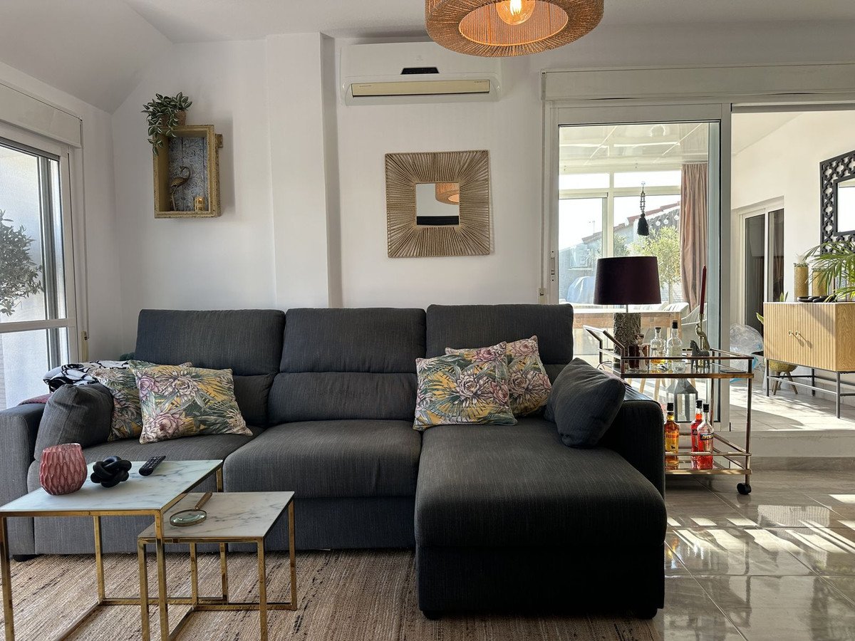 3 Bed Top Floor Apartment in Torrevieja