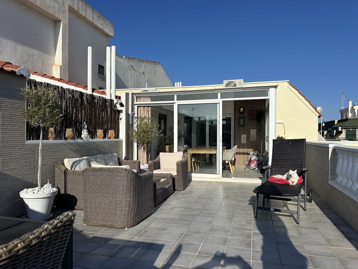 3 Bed Top Floor Apartment in Torrevieja