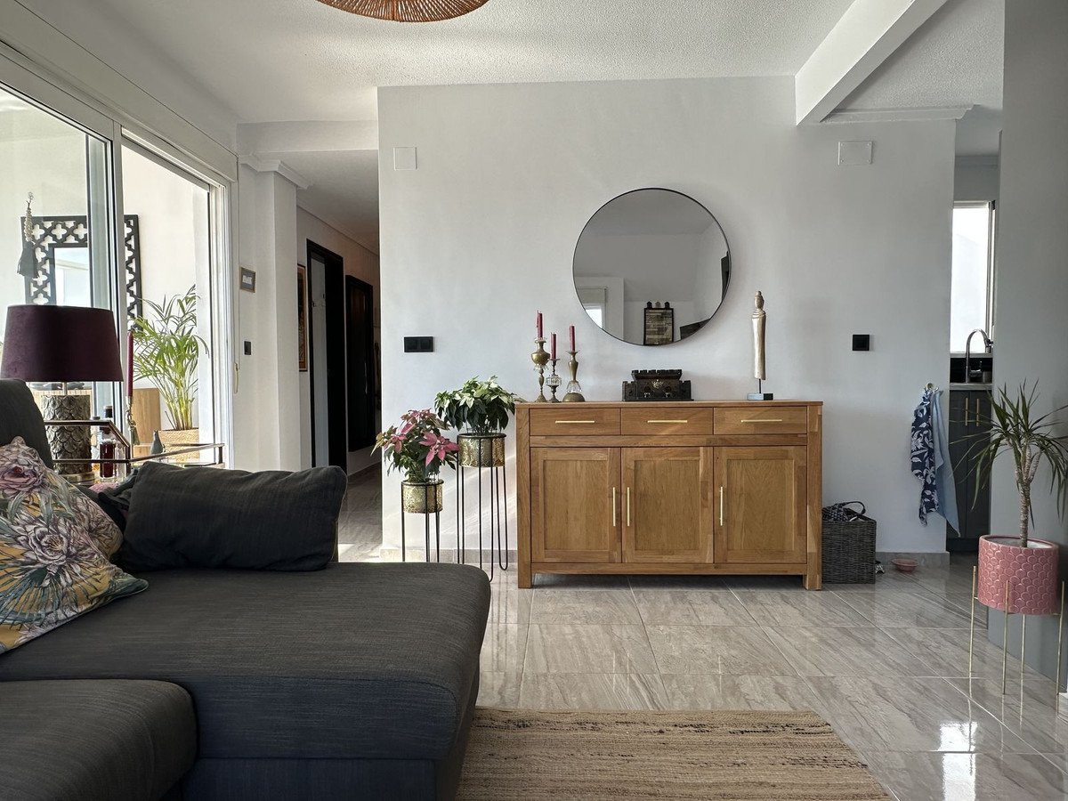 3 Bed Top Floor Apartment in Torrevieja