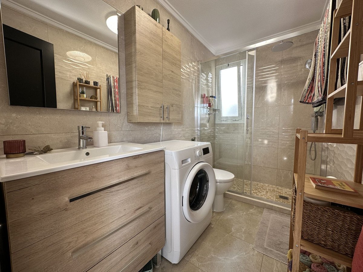 3 Bed Top Floor Apartment in Torrevieja