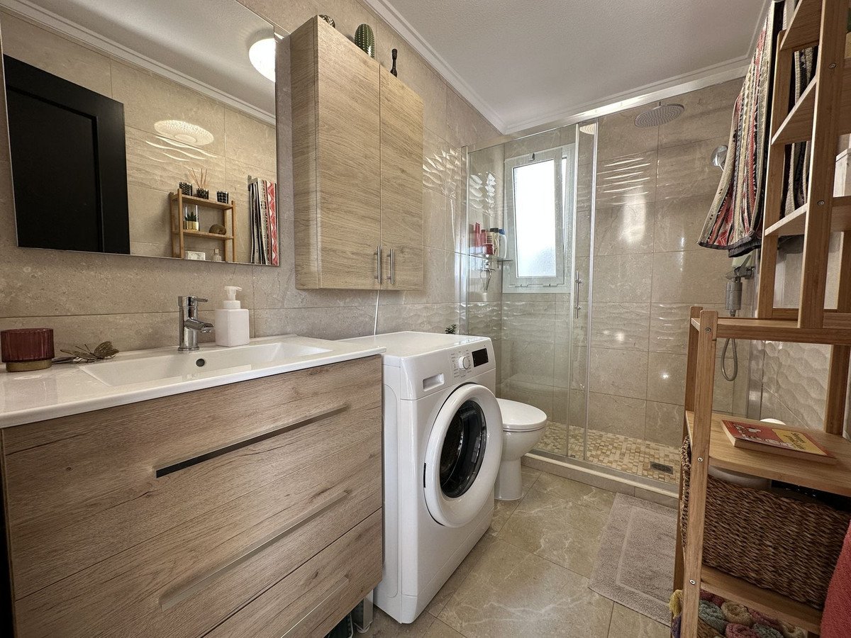 3 Bed Top Floor Apartment in Torrevieja