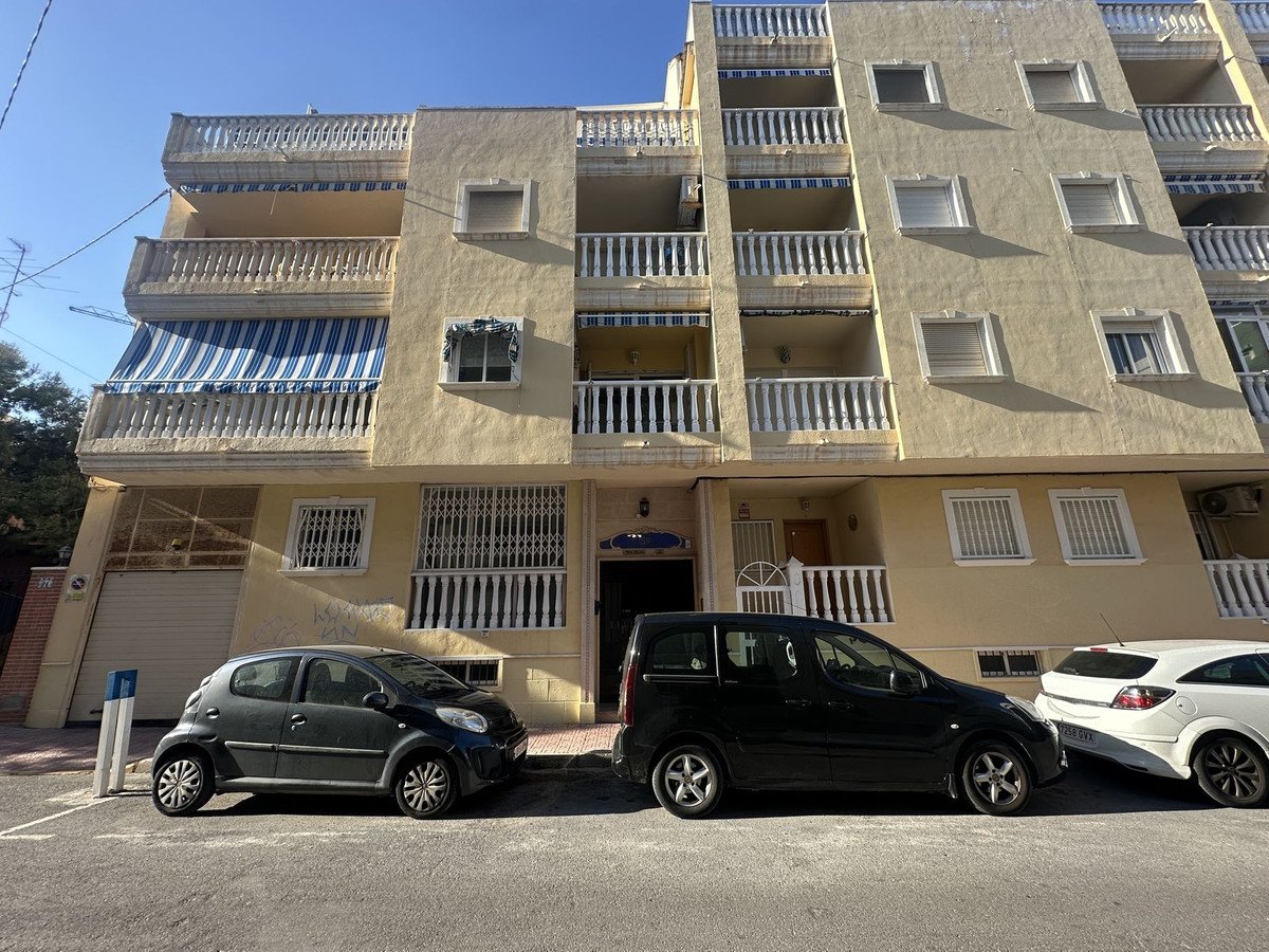 3 Bed Top Floor Apartment in Torrevieja