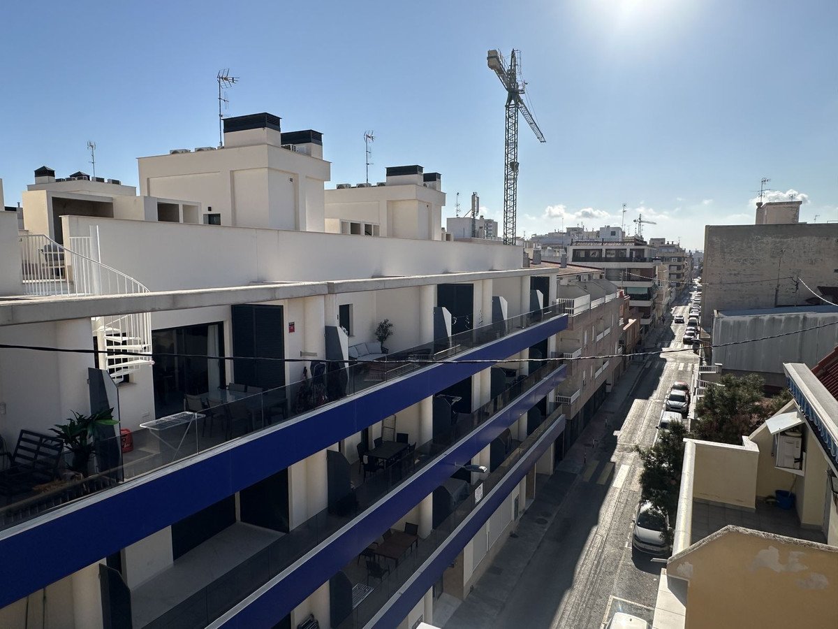 3 Bed Top Floor Apartment in Torrevieja