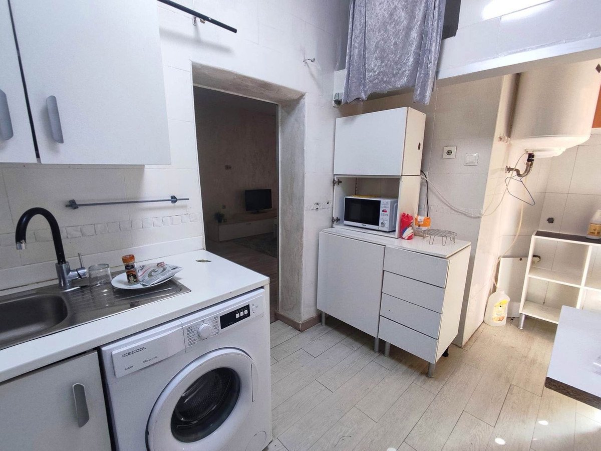 2 Bed Middle Floor Apartment in Málaga